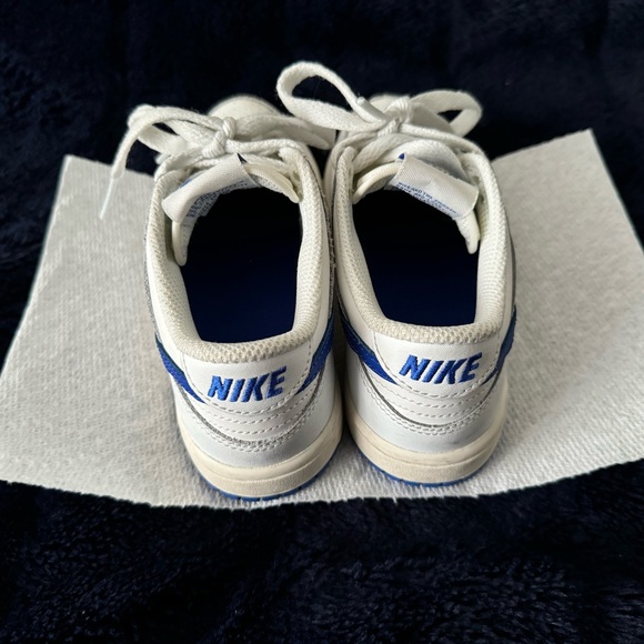 Off White Nike Dunks - Picture 2 of 4